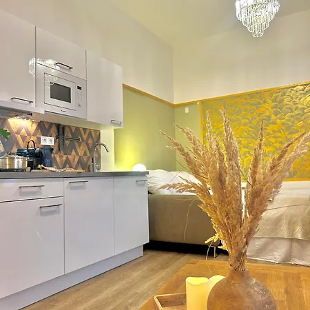 Apartment Homely Nook Centre